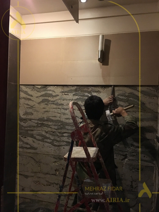 تخریب دیوارها در بازسازی سرویس مشترک دفتر کار اداری در تهران - الهیه