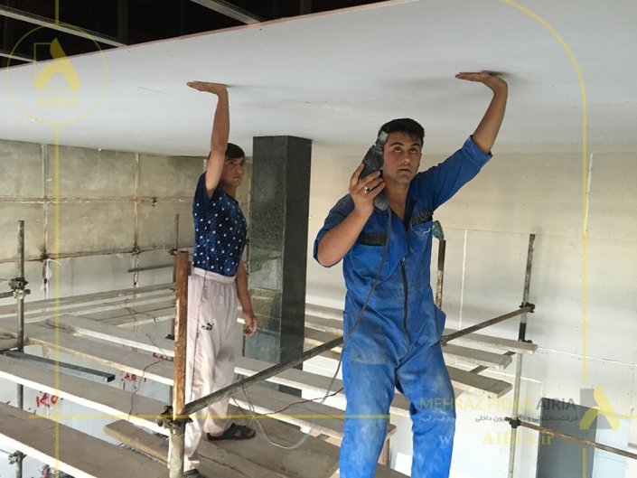 اجرای کناف سقف در بازسازی طراحی داخلی و دکوراسیون داخلی فروشگاه-ونک