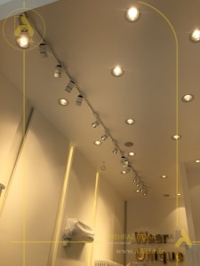 طراحی مناسب و تنظیم نور در طراحی دکوراسیون داخلی فروشگاه