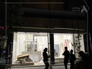 ادامه کار بازسازی فروشگاه میدان ونک در شیفت شب